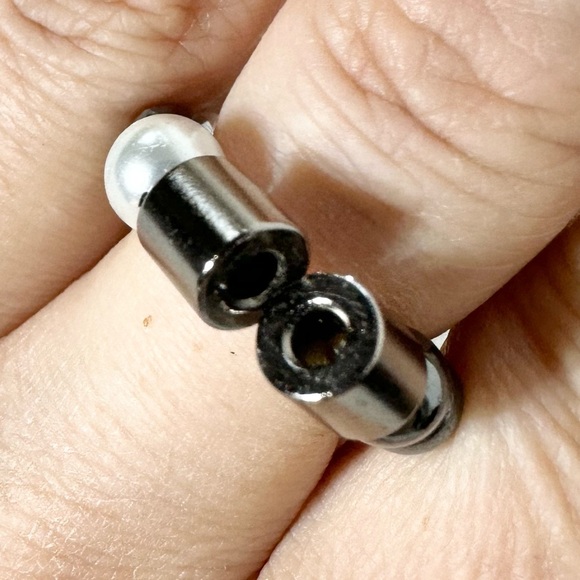 Handmade Metallic Magnetic Beaded Bracelet With Magnetic Closure - Picture 6 of 13